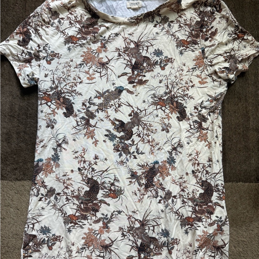 L'AGENCE Cream printed Ressa Fitted T shirt M